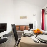 Bluemare Apartment