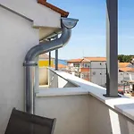 Bluemare Apartment *