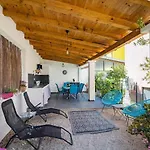 Bluemare Apartment