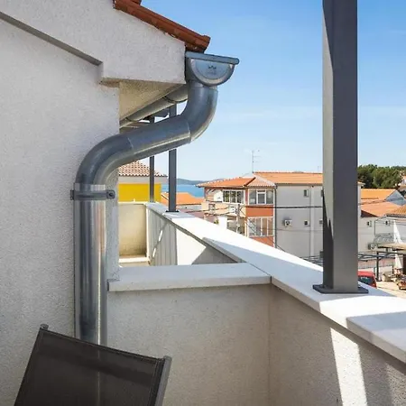 Bluemare Apartment *