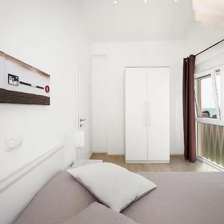 Bluemare Apartment